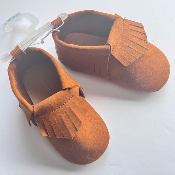 Old Navy Baby Cognac Color Fringe Detail Moccasins Sz 18-24 M - Picture 1 of 8